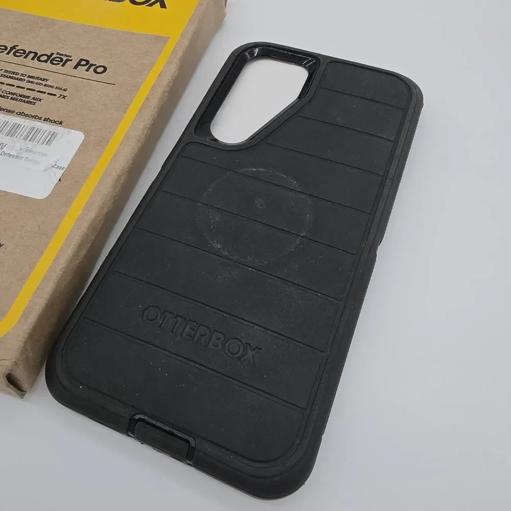 OtterBox Samsung Galaxy S25+ and S24+ Defender Series Case - Black